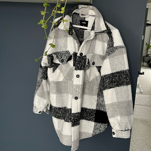 Boxy Fluffy Shacket - Picture 3 of 5